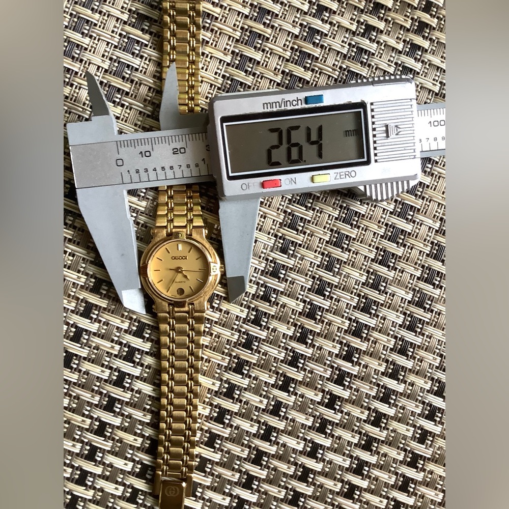 Gucci Ladies Gold Tone Bracelet Watch 💛💛 - Picture 9 of 16